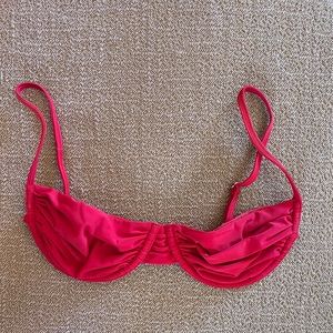 Isa Boulder Idris top in red matte